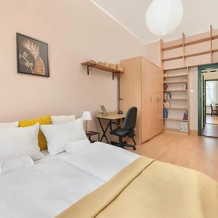 Komfortowy Blisko Rzeki We Wroclawiu Z Biurkiem I Wanna By Renters * Breslau