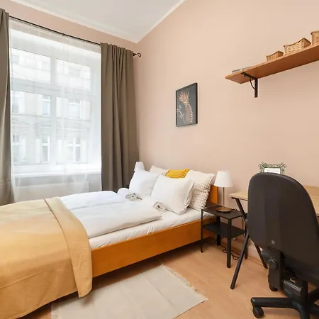 Apartment Komfortowy Blisko Rzeki We Wroclawiu Z Biurkiem I Wanna By Renters *