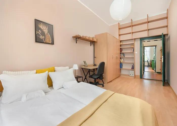 Komfortowy Blisko Rzeki We Wroclawiu Z Biurkiem I Wanna By Renters * فروتسواف