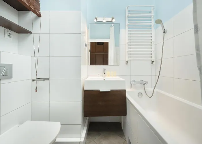 شقة Komfortowy Blisko Rzeki We Wroclawiu Z Biurkiem I Wanna By Renters فروتسواف