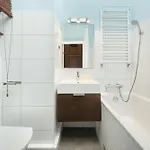 شقة Komfortowy Blisko Rzeki We Wroclawiu Z Biurkiem I Wanna By Renters فروتسواف