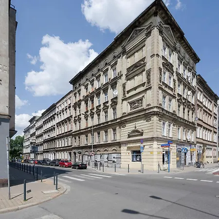 Komfortowy Blisko Rzeki We Wroclawiu Z Biurkiem I Wanna By Renters شقة *